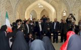 وزیر میراث‌فرهنگی در بقعه شیخ محمود شبستری