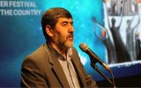 هنر و تئاتر باید شادی بخش و امید دهنده‌ی جامعه باشد