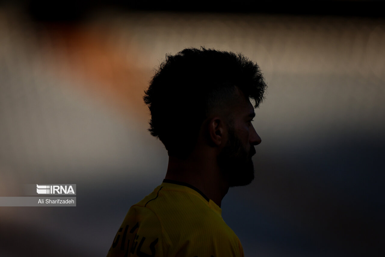 یک شایعه عجیب درباره رامین رضاییان؛ بهمن ۱۴۰۲ با الوصل توافق کرد!