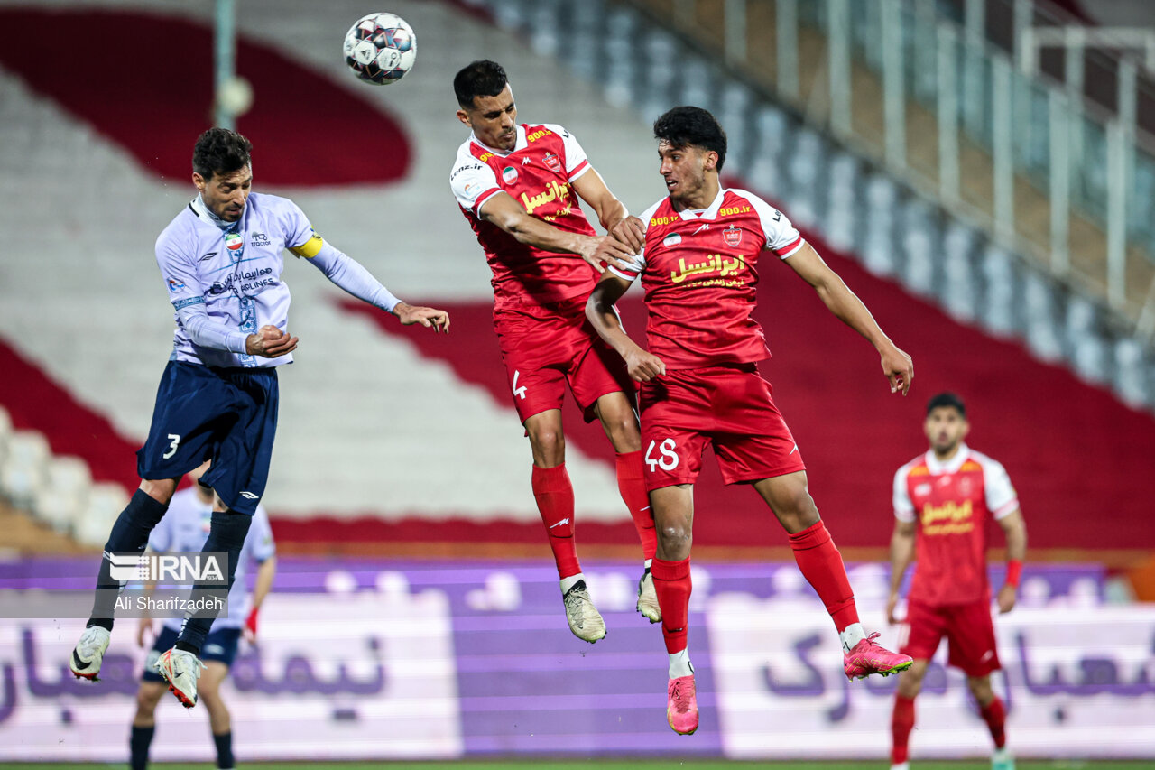 نیمه اول/ تراکتور و پرسپولیس بدون گل