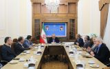 معتقد به نظریات کارشناسی و خرد جمعی در تصمیم‌گیری‌ها هستم